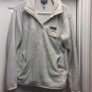 Cream Patagonia sweatshirt